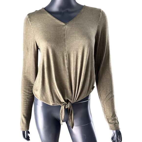 Cable & Gauge Green Top Long sleeve V-neck NWT Small - Picture 1 of 9